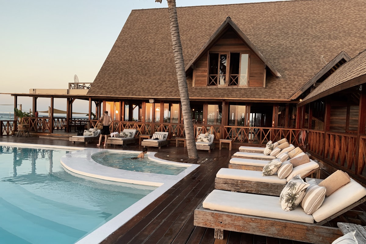 How to Buy Scented Candles Wholesale: A B2B Guide