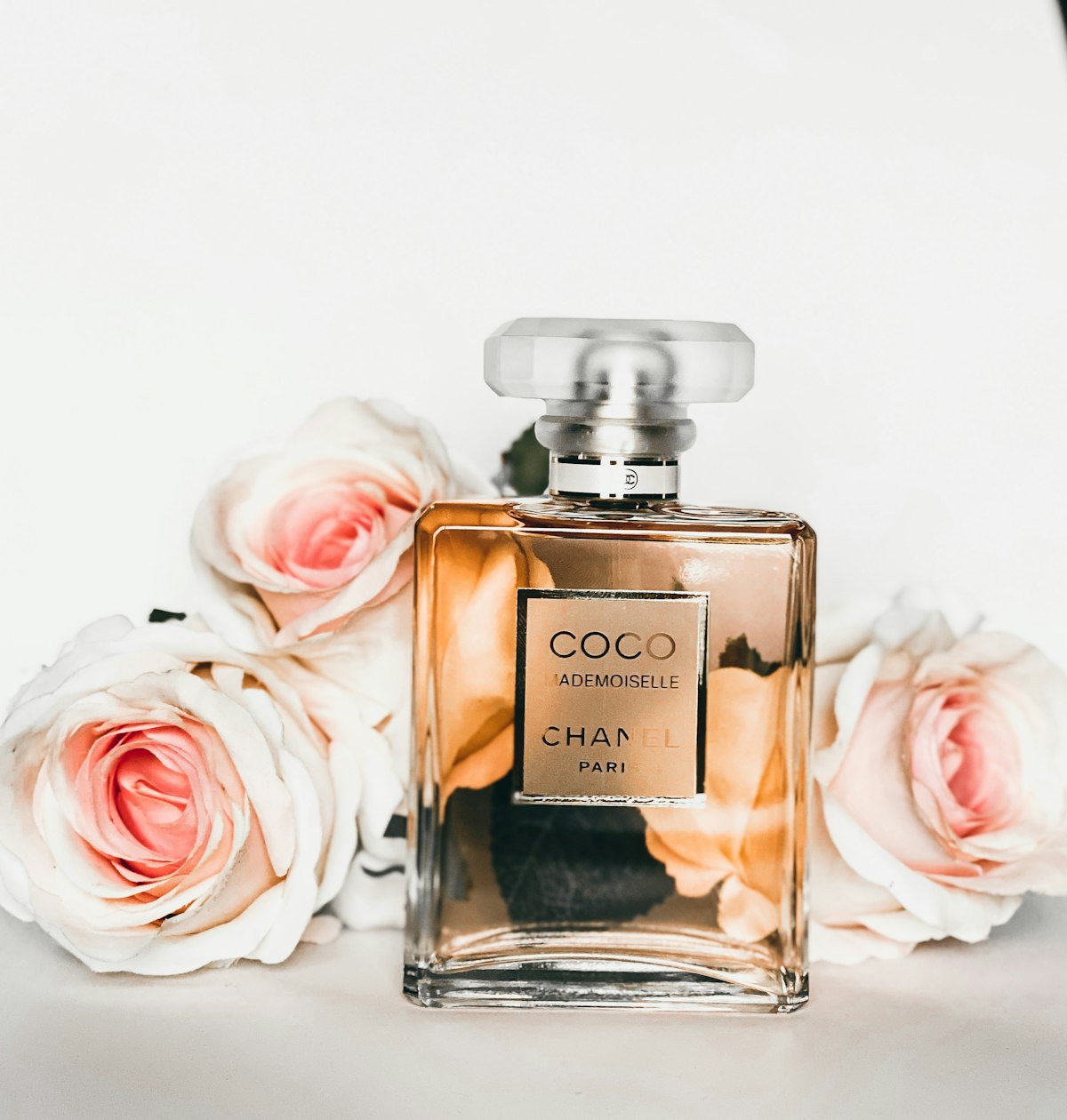 Candle Jar Selection: Glass, Tin, or Ceramic for Your Brand