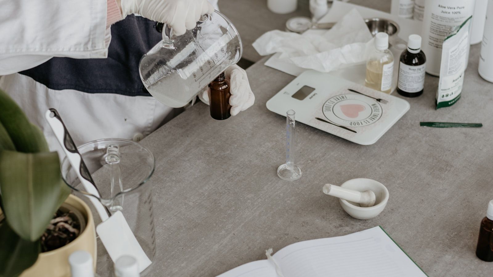 The Complete OEM & ODM Guide to Private-Label Aroma Products