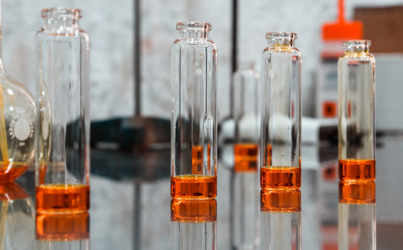 Reed Diffuser vs Candle: Which Home Fragrance is Right for Your Store?