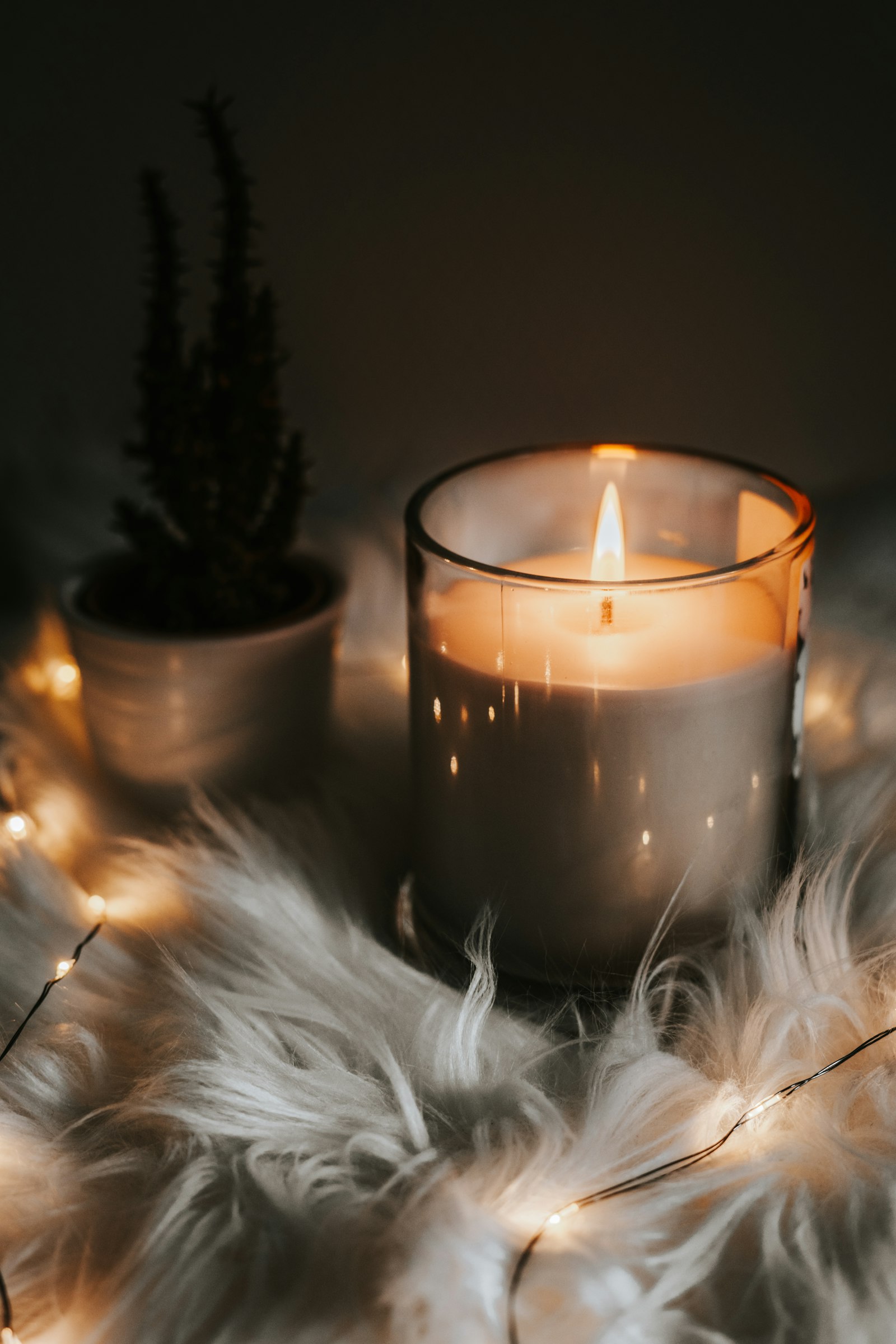 Scent Throw Optimization: The Science of Hot & Cold Throw in Candles