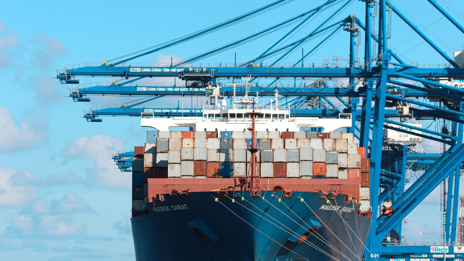 Shipping Aroma Products from China: Sea, Air & Rail Options